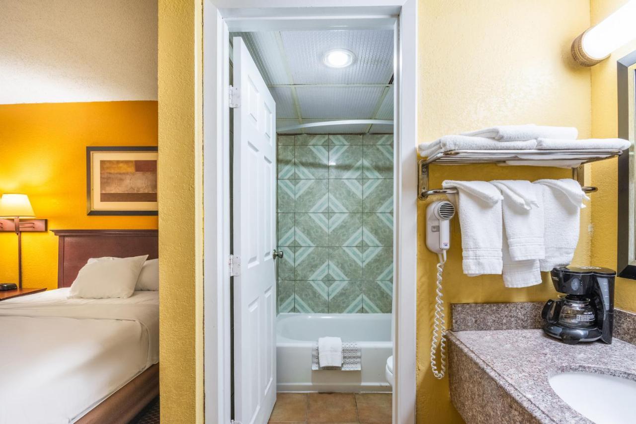 Americas Best Value Inn Of Elk City Exterior photo