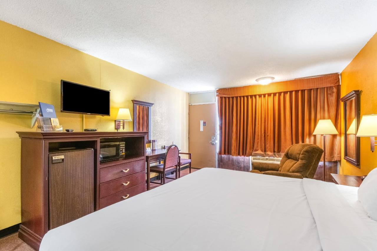 Americas Best Value Inn Of Elk City Exterior photo